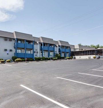 Days Inn & Suites by Wyndham Spokane
