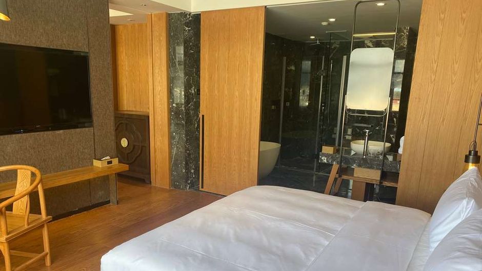 Ramada by Wyndham Diqing Room