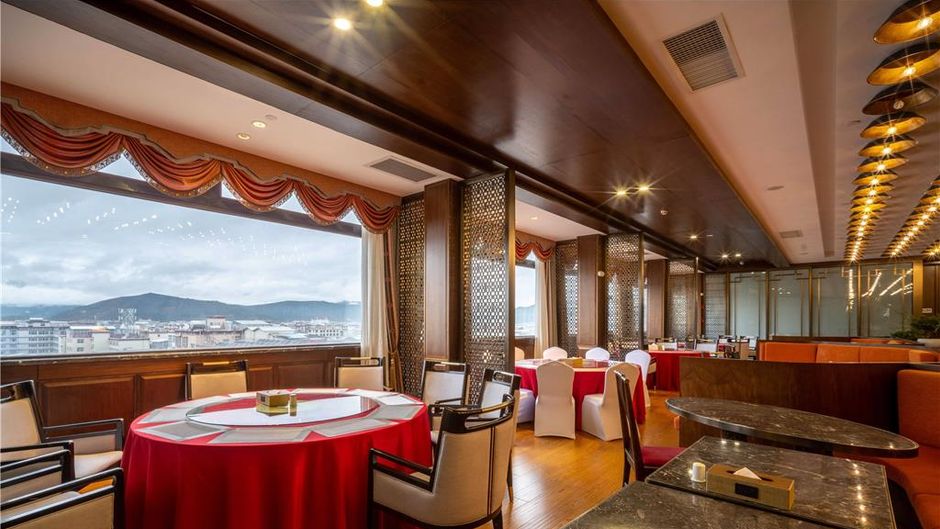 Ramada by Wyndham Diqing Restaurant