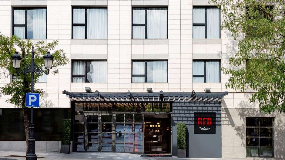 Radisson Red Madrid Exterior