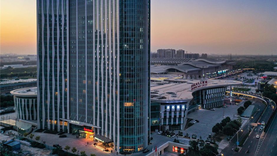 Mercure Jinan West Railway Station Exterior