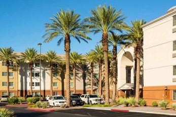 Sonesta Simply Suites Convention Center