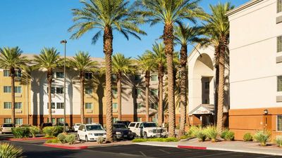 Sonesta Simply Suites Convention Center