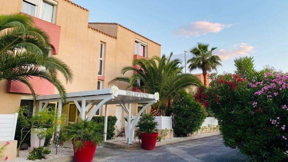 Gil de France Hotel Exterior