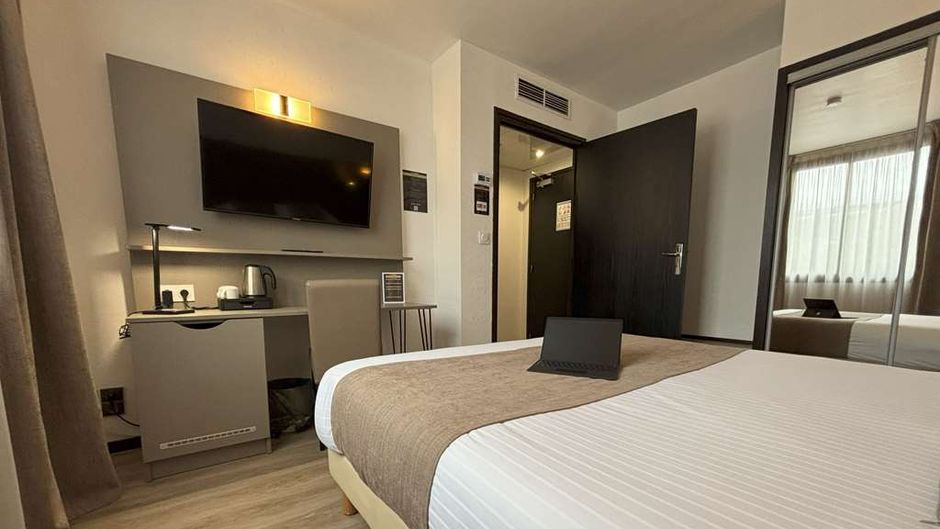 Hotel Le Valois Room