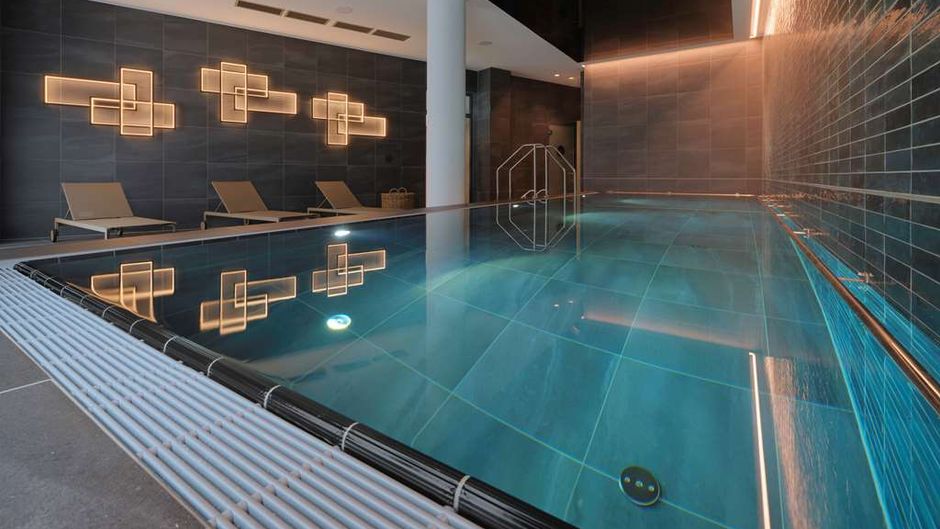 Adina Apartment Hotel Cologne Pool