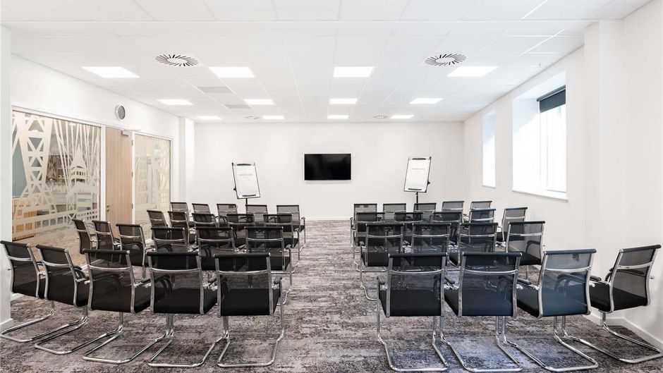 Mercure Newport Meeting