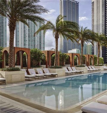 SLS Lux Brickell Hotel