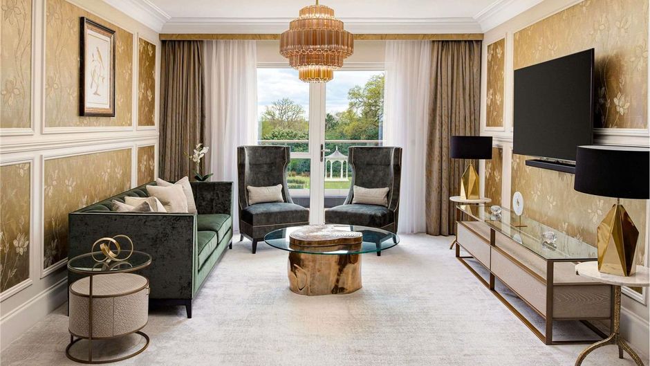Fairmont Windsor Park Suite