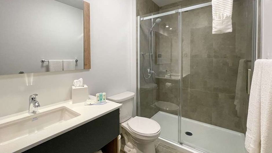 Quality Inn Quebec Room