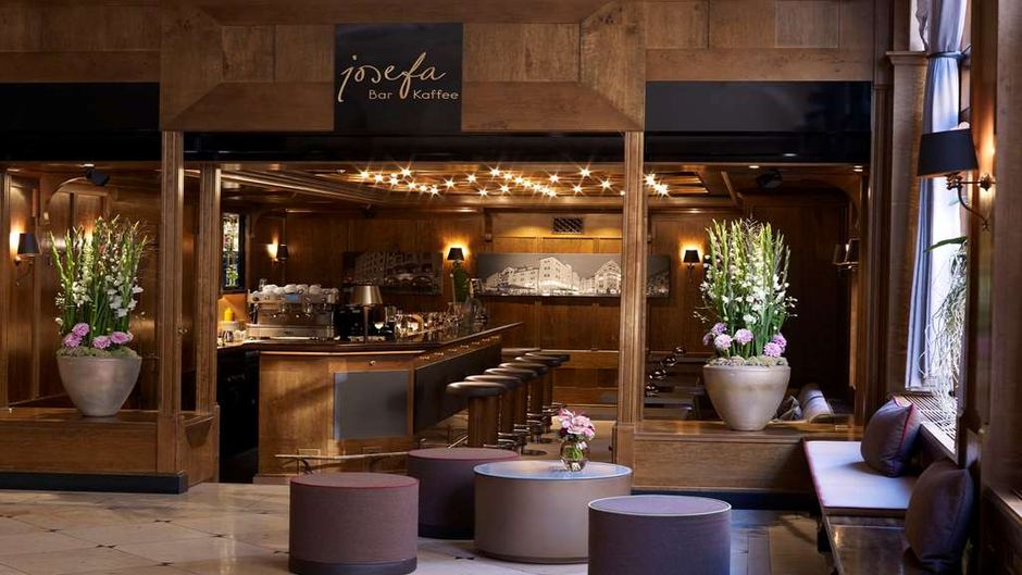 Platzl Hotel Lobby