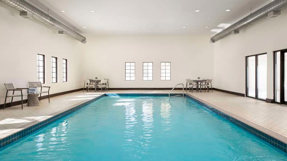 Sonesta ES Suites Toronto Markham Pool