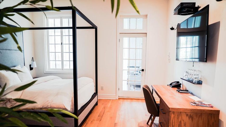 Auberge du Carre St Louis Room