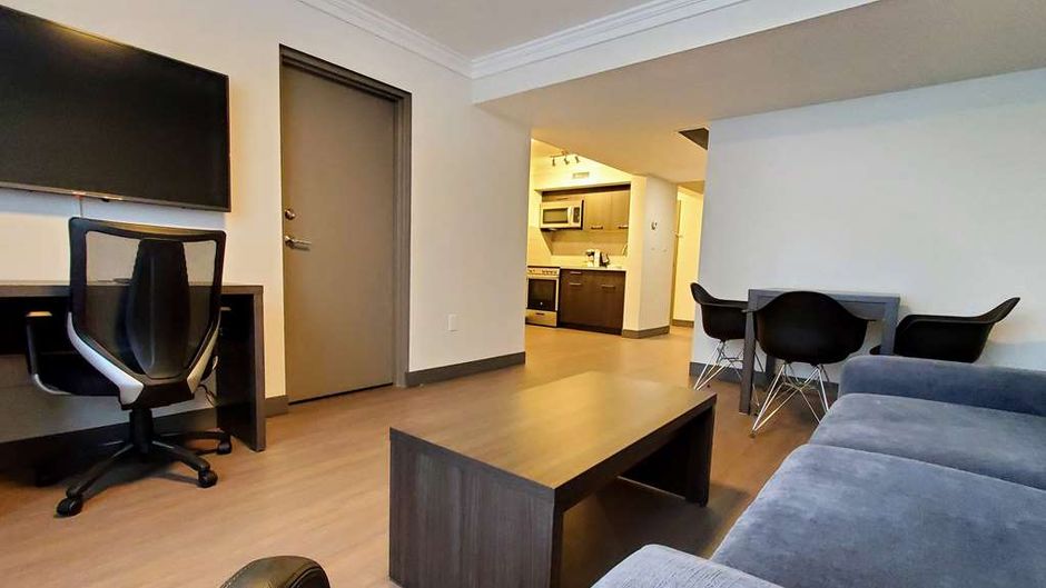 Super 8 by Wyndham Macleod Trail Calgary Room
