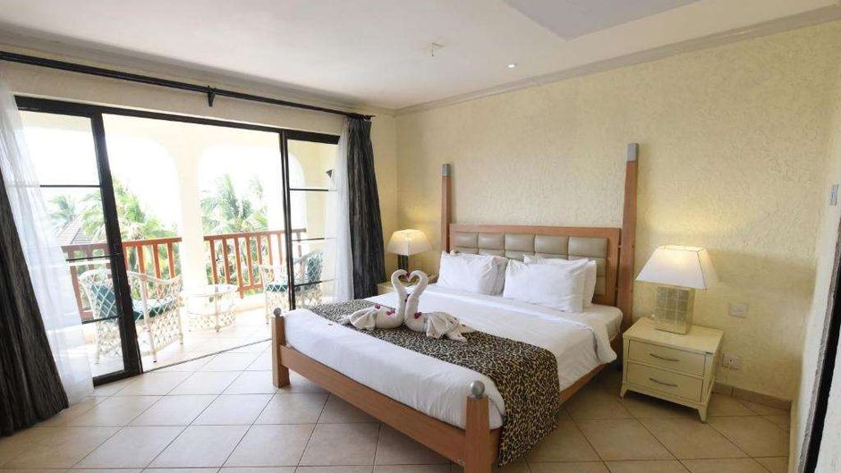 Diani Reef Beach Resort & Spa Suite