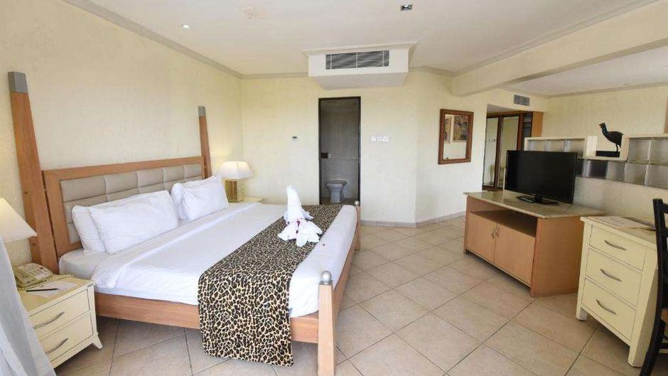 Diani Reef Beach Resort & Spa Suite