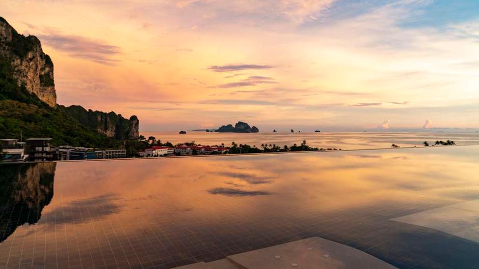 Avani Ao Nang Cliff Krabi Resort Pool