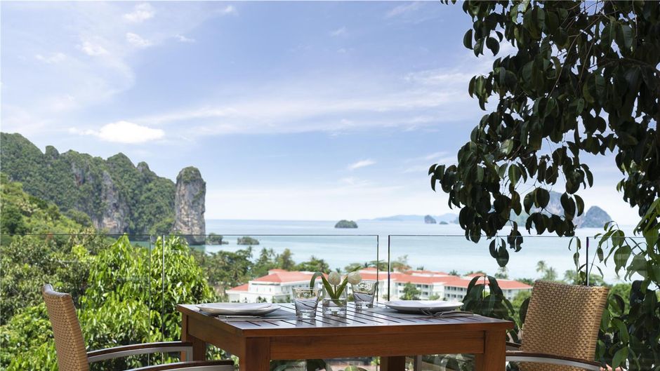 Avani Ao Nang Cliff Krabi Resort Restaurant