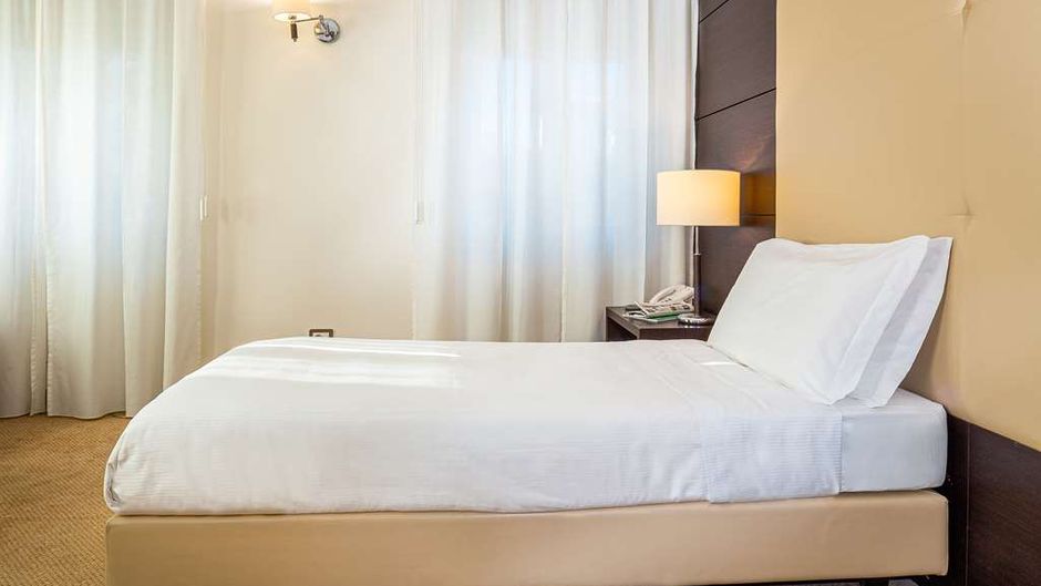 Europalace Hotel-BW Signature Collection Room