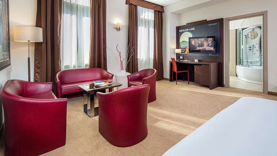 Europalace Hotel-BW Signature Collection Room