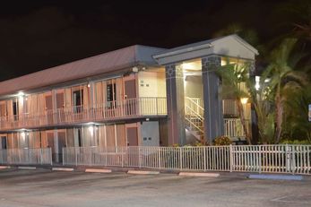 Days Inn by Wyndham Stuart