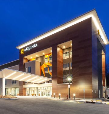 La Quinta Inn & Suites by Wyndham
