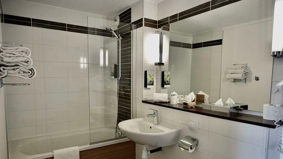 Sure Hotel by Best Western Biarritz Apt Room