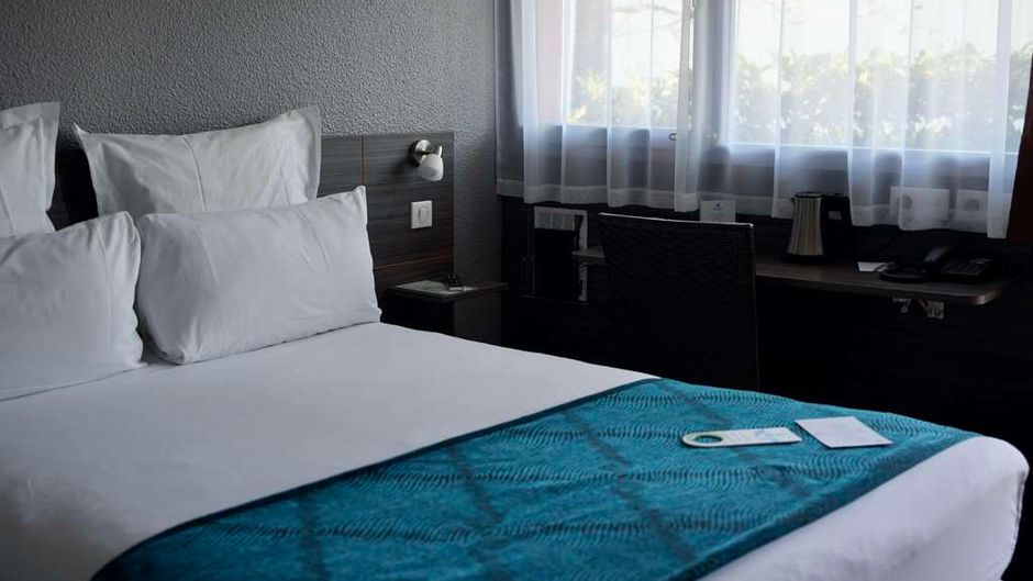 Sure Hotel by Best Western Biarritz Apt Room