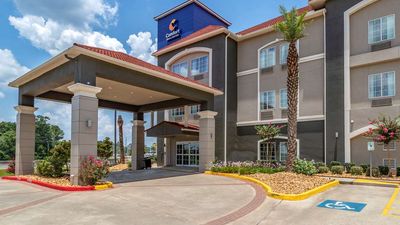 Comfort Inn & Suites Cleveland, TX