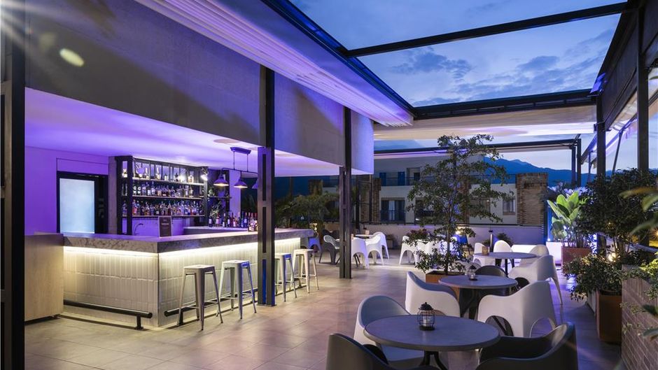 Hilton Garden Inn Cali Ciudad Jardin Restaurant