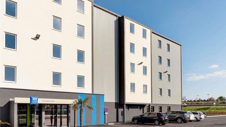 Ibis Budget Cognac Exterior