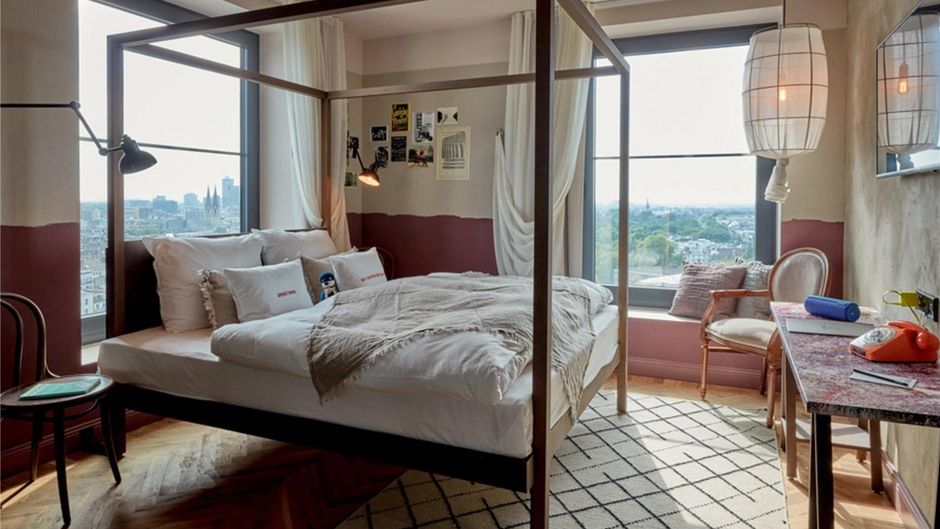 25Hours Hotel Das Tour Room