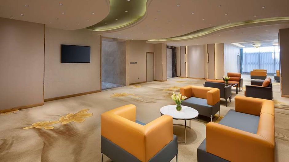 Microtel by Wyndham Lijiang Lobby