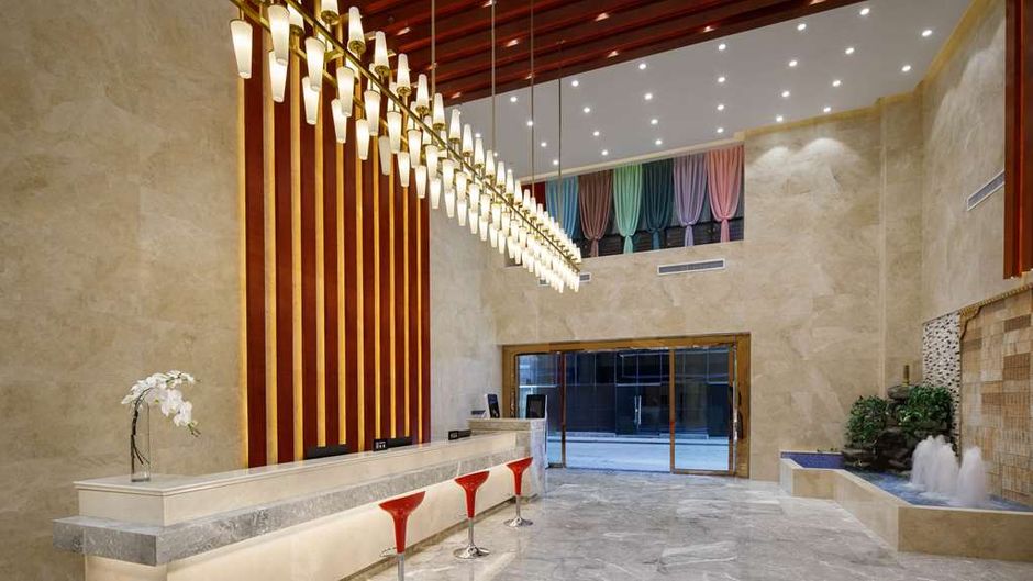 Microtel by Wyndham Lijiang Lobby