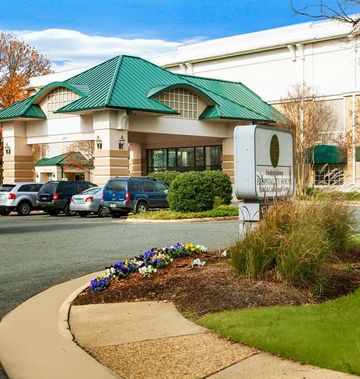 Clarion Hotel & Suites Convention Center