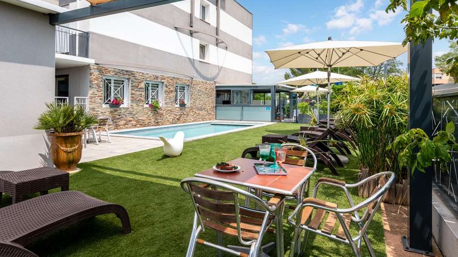Sure Hotel by BW Beziers Le Monestie Pool