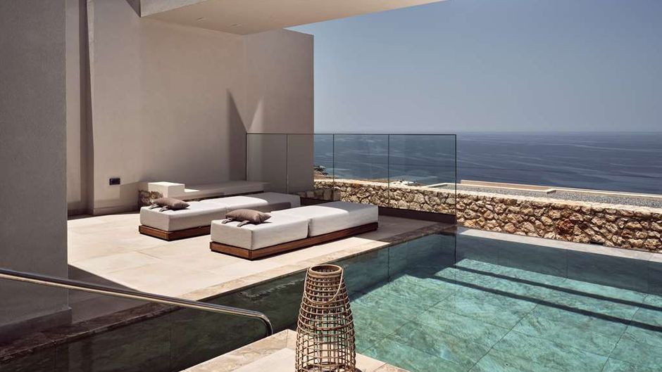 The Royal Senses Resort Crete, Curio Col Room
