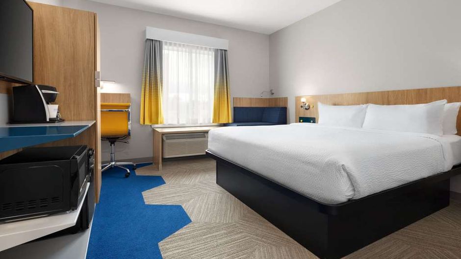 Microtel Inn & Suites by Wyndham Room