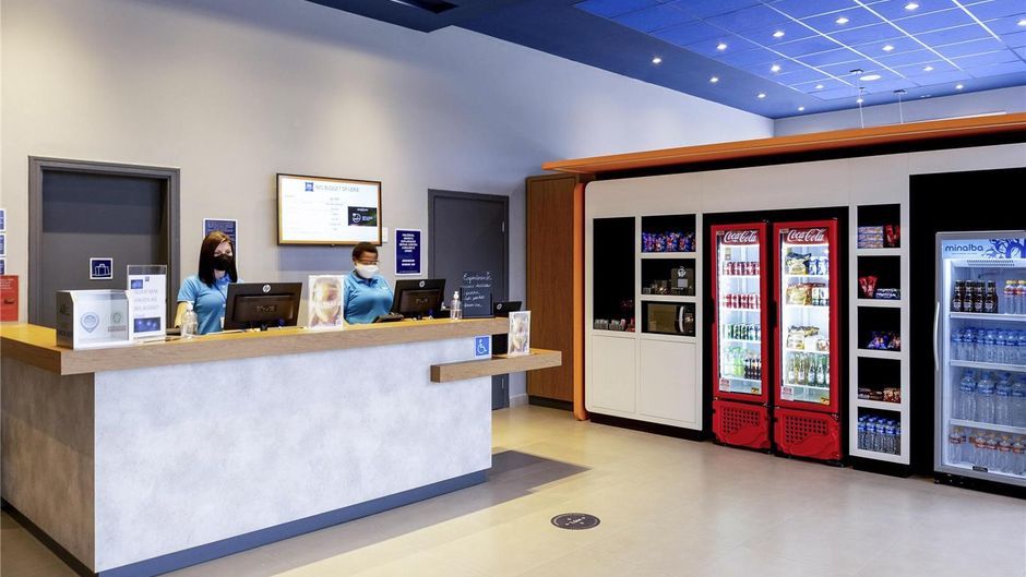 Ibis Budget Leme SP Exterior