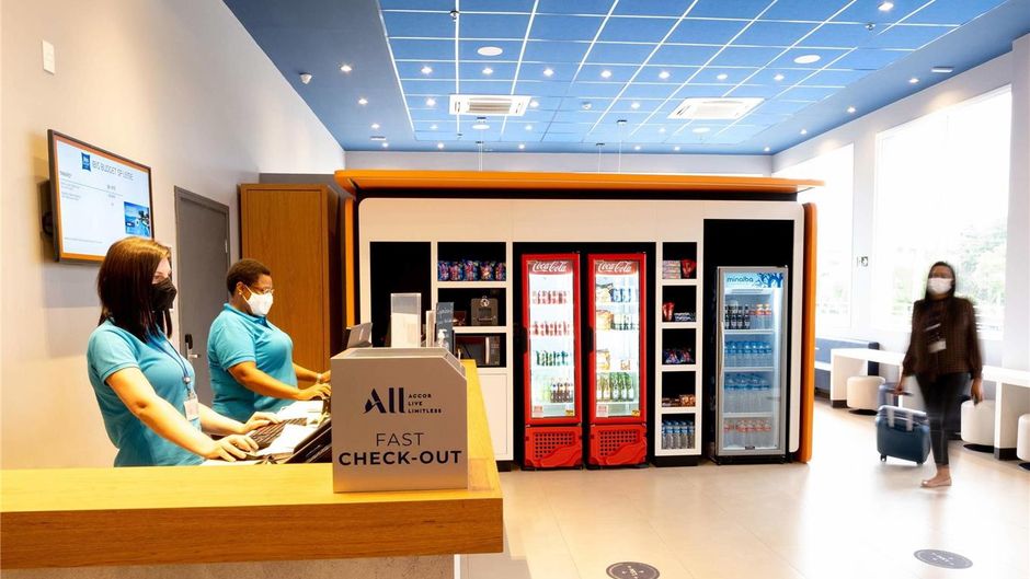 Ibis Budget Leme SP Exterior