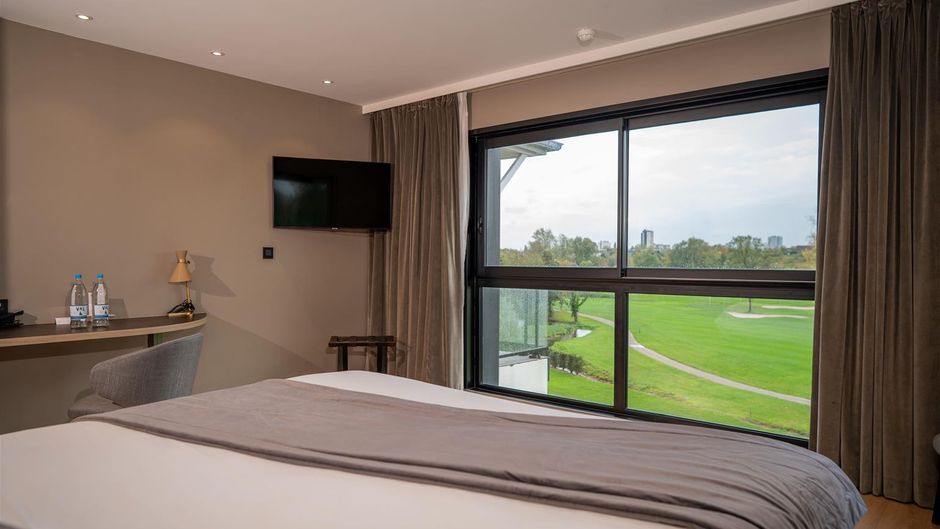 Best Western Plus Le Fairway Hotel Room