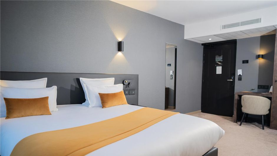 Best Western Plus Le Fairway Hotel Room