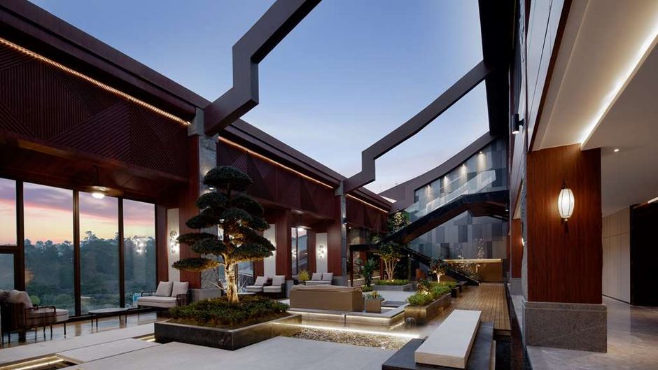Wyndham Xinyi Lotus Lake Lobby