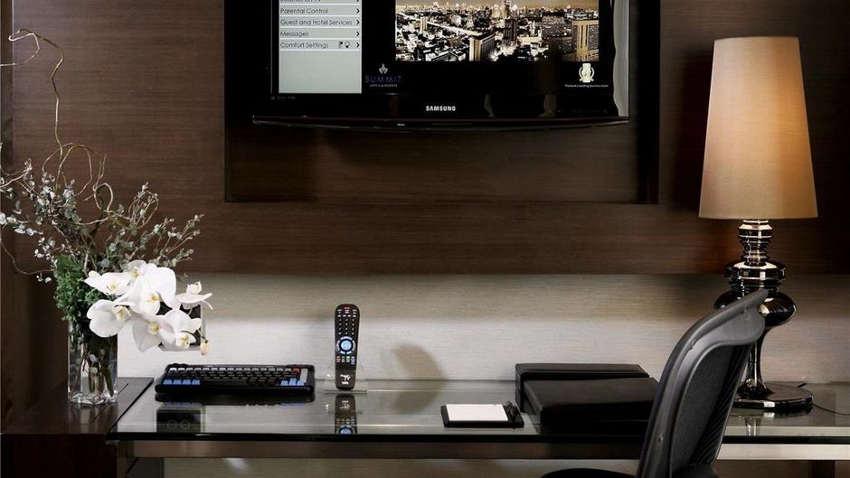 The Landmark Bangkok Room