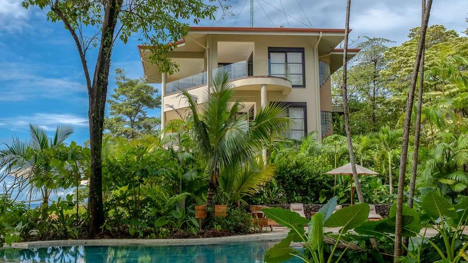 Arenas del Mar Beach and Rainforest Exterior