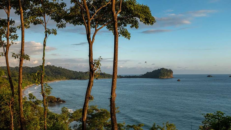 Arenas del Mar Beach and Rainforest Recreation