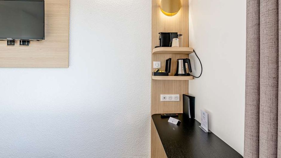 Sure Hotel by Best Western Bordeaux Lac Room