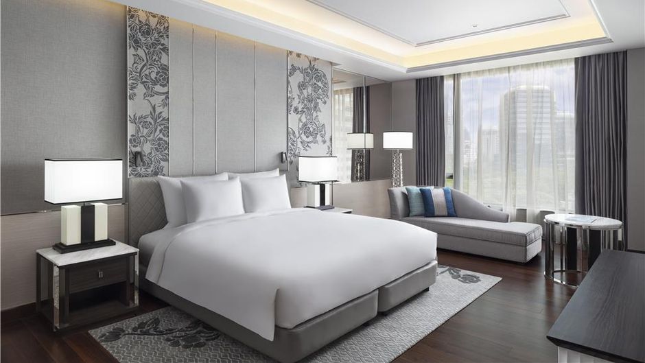 Sindhorn Kempinski Hotel Bangkok Suite