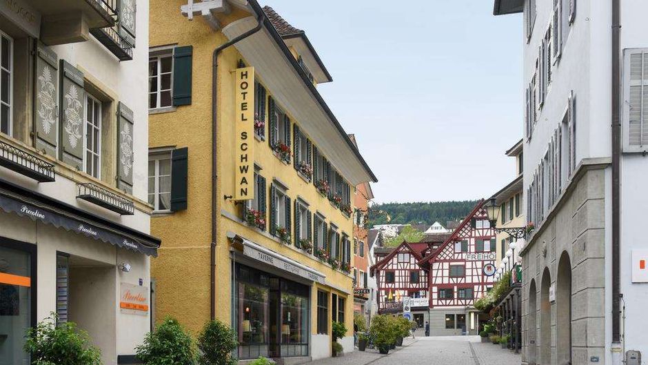 Romantik Hotel & Taverne Schwan Horgen Exterior