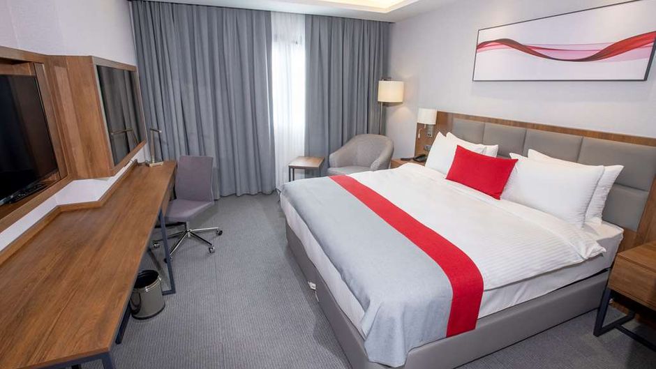 Ramada by Wyndham Izmir Aliaga Room